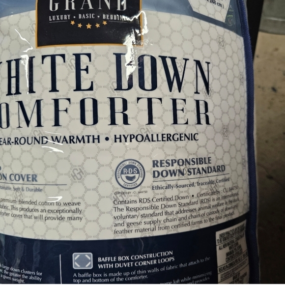 Hotel Grand White Down Comforter, new - Picture 3 of 12